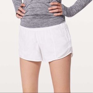 Lululemon hotty hot 4” white shorts